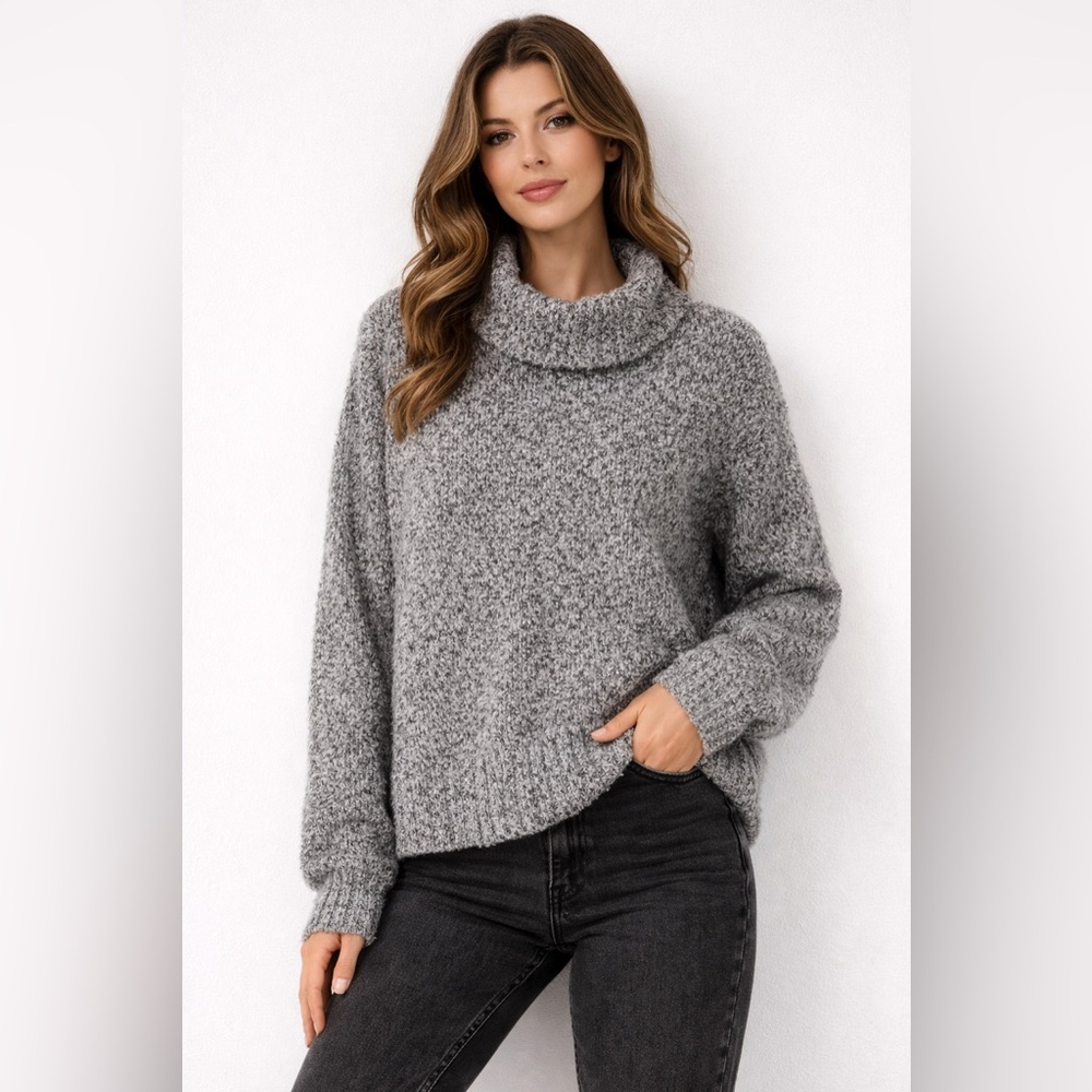 Hello Nite Los Angeles Cozy Gray and Black Turtleneck Sweater
